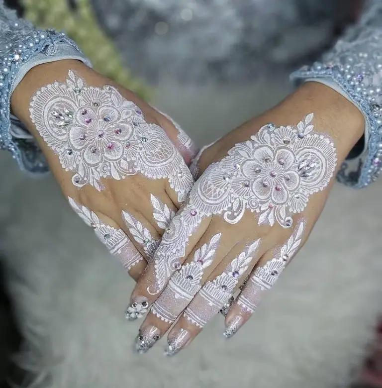 Love White Mehendi? Here Are A Few Designs You Would Want To Try!