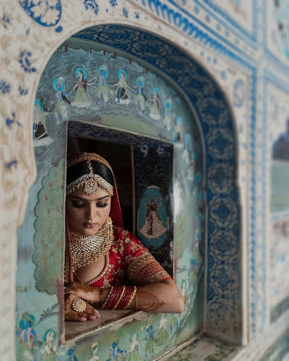 Being a vintage bride in the modern world