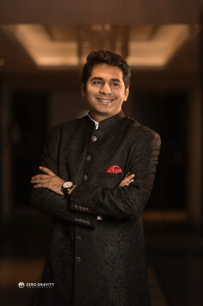 groom20-groom portraits