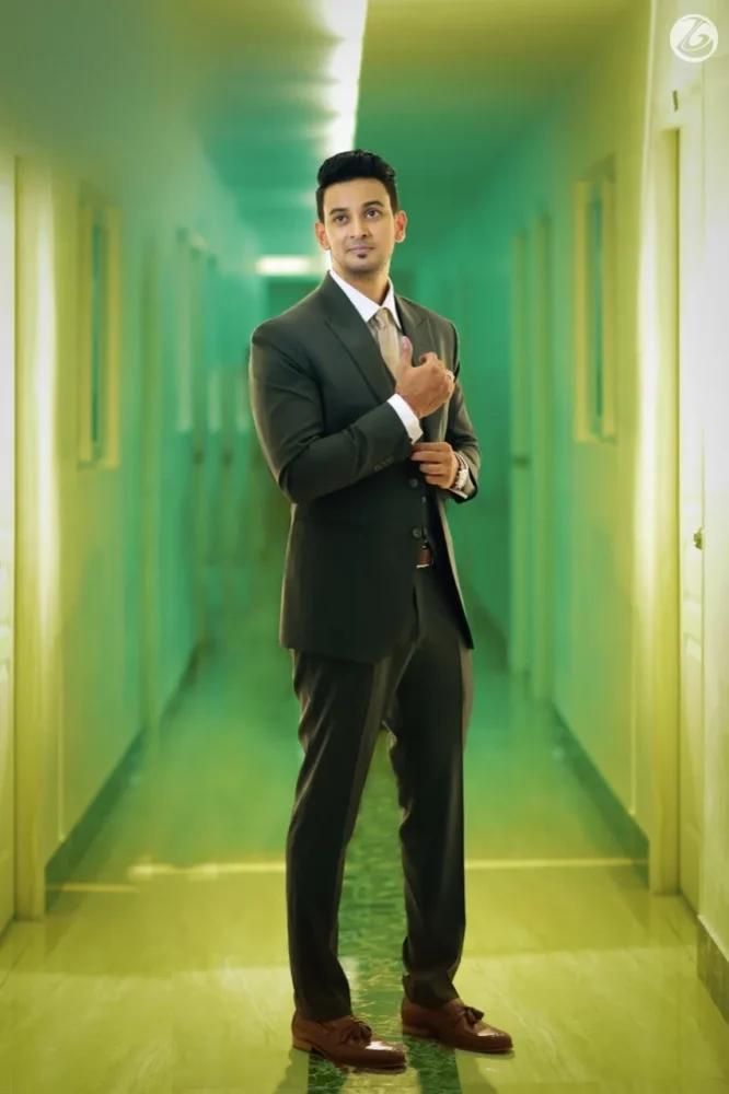 groom16-groom portraits